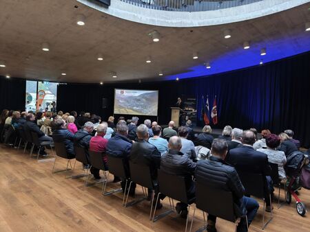 627881701_883953881230850_5450173910496299891_n